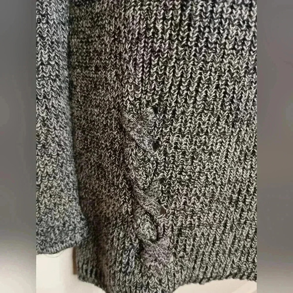 Lady's ANA oversized boxy comfy knitted sweater (#804) - Picture 3 of 6